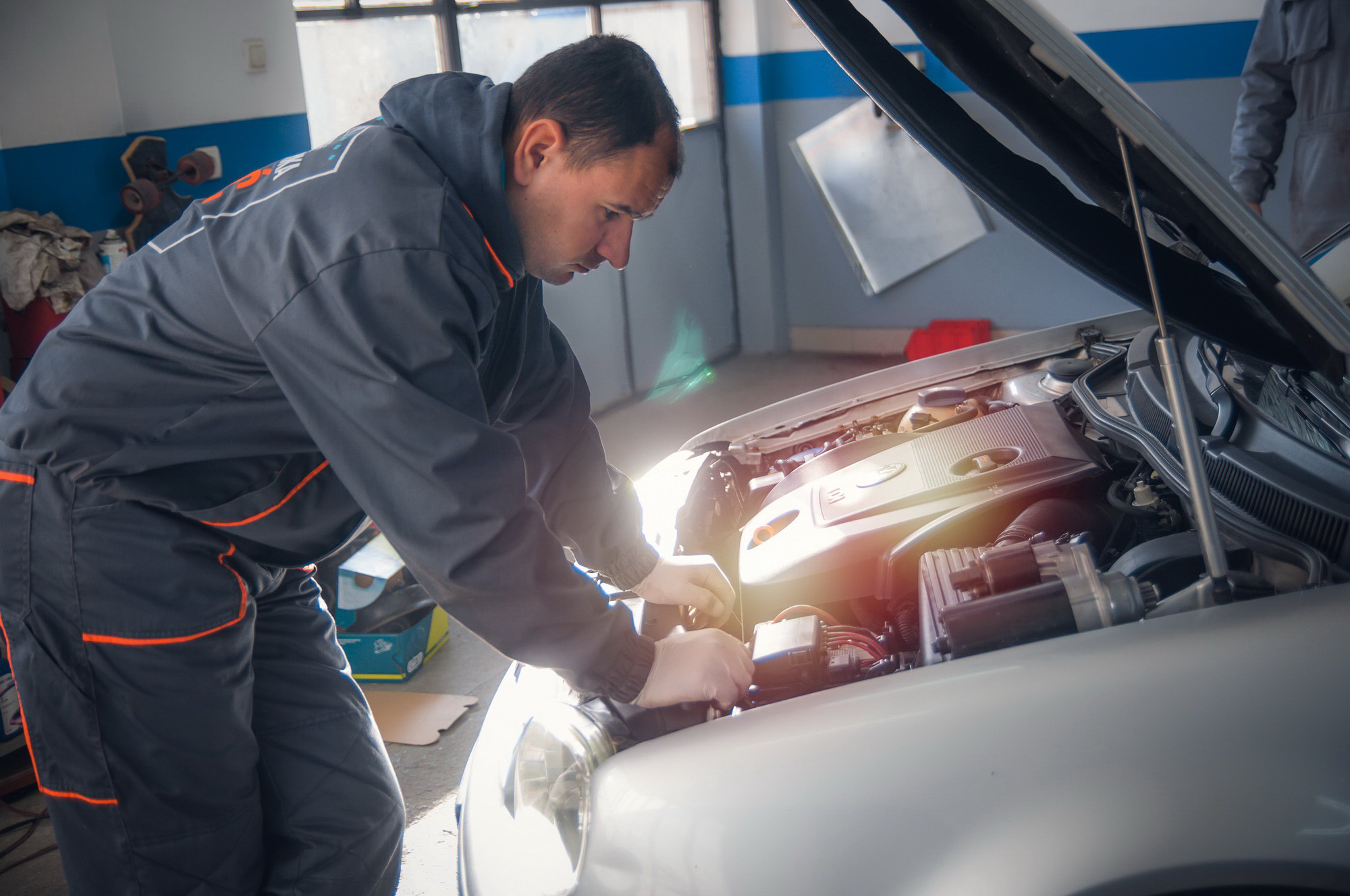 Autoelektrika Kežić, autoelektričar analizira vozilo i detektuje kvar